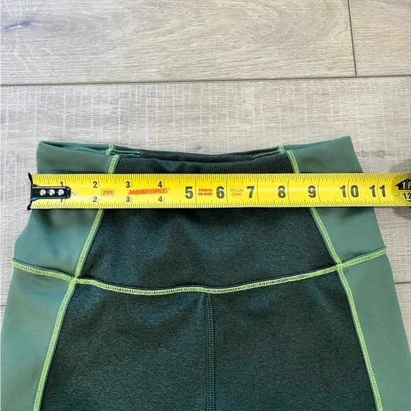 GOOD AMERICAN the dual life tonal biker shorts in heathered forest size 0 - Picture 11 of 14